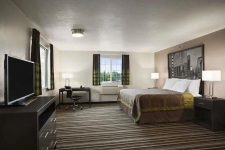 Super 8 by Wyndham Portland Airport - 25