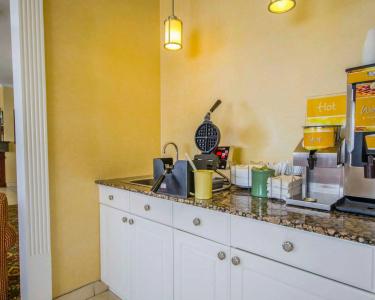 Quality Inn East Evansville - 15