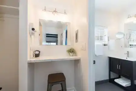 Shell Beach Inn - 32