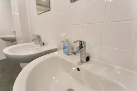 Dutchies Hostel - 35