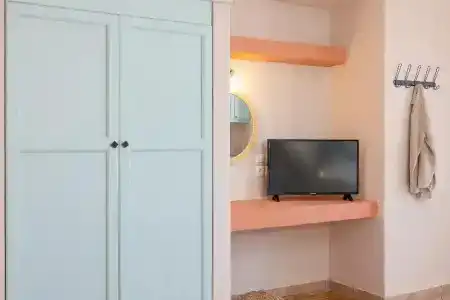 Nisea Samos - 44