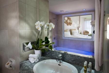 Azia Resort & Spa - 8