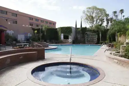 Ramada by Wyndham Viscount Suites Tucson East - 9