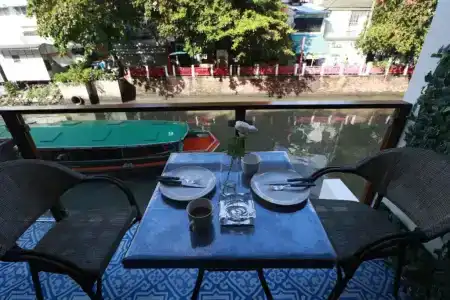 The Lol Elephant Hostel - 6