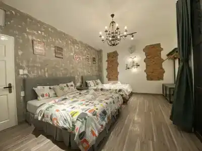 Lucas Inn - 55
