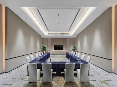 Hilton Shanghai Hongqiao - 18
