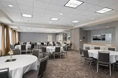Hilton Garden Inn - 31