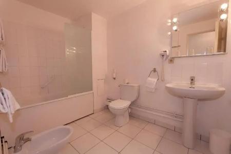 Hôtel Paradis - 128