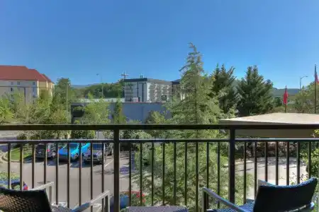 Courtyard by Marriott - 106