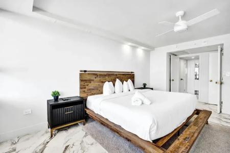 The Alexander All Suites - 786