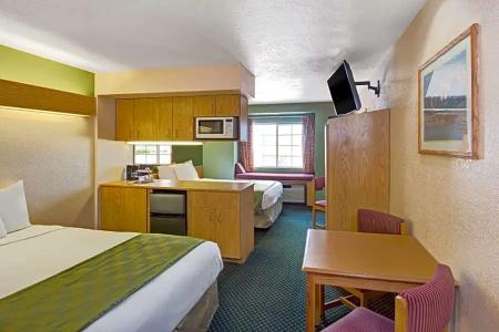 Microtel Inn & Suites by Wyndham West - 34