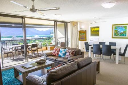 Cairns Aquarius - 82
