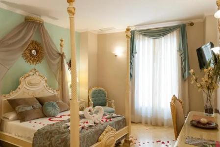 Adriano Boutique Sevilla - 39