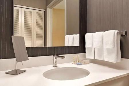 Courtyard by Marriott - 52