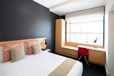 ibis World Square - 51