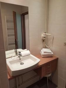 Kyriad Tours Centre - 87