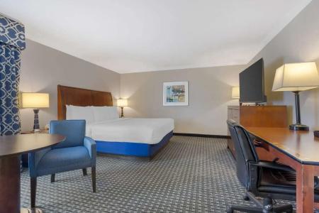 Best Western Plus Marina Shores - 29