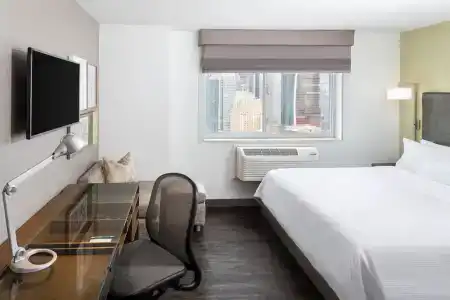 Element Times Square West - 43