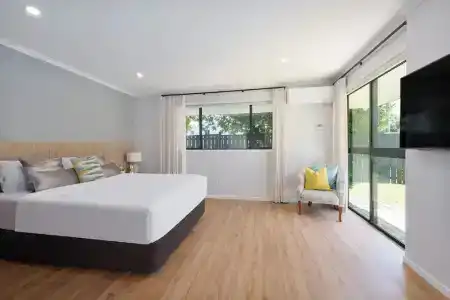 Albany Oak - 61