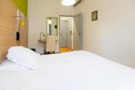 Hôtel Edmond Rostand - 68