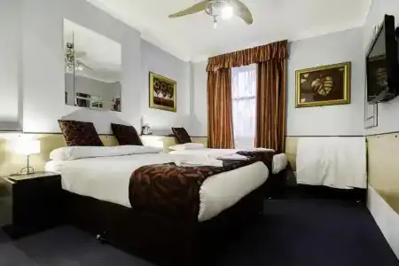 Tudor Court - 58