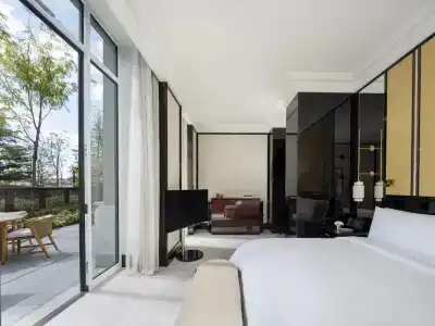 The Peninsula - 56