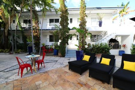 Beachside All Suites - 13