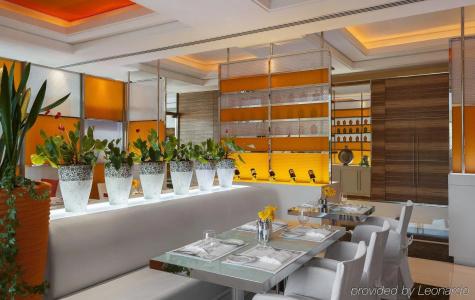 Four Points by Sheraton Downtown Dubai - 16