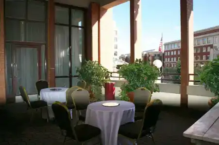 Embassy Suites by Hilton Old Town - 25