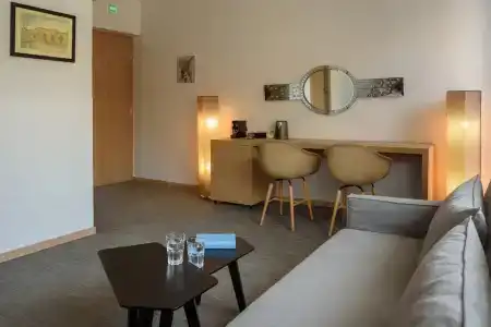 Fos Downtown Suites - 100