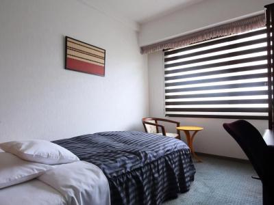 Claiton Shin-Osaka - 2