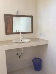 Mnana Beach Bungalows - 6