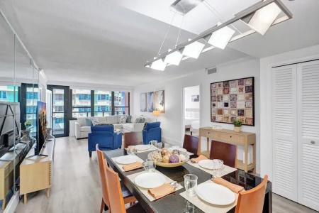 The Alexander All Suites - 801