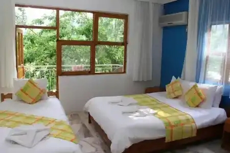 Esralina Pension - 27