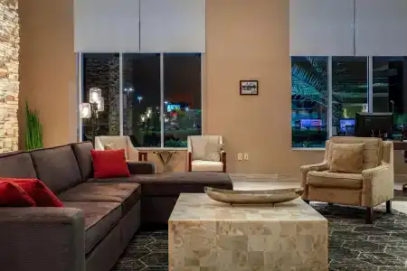 DoubleTree by Hilton Savannah Airport - 1