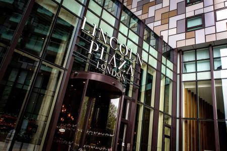 Lincoln Plaza London, Curio Collection By Hilton - 0