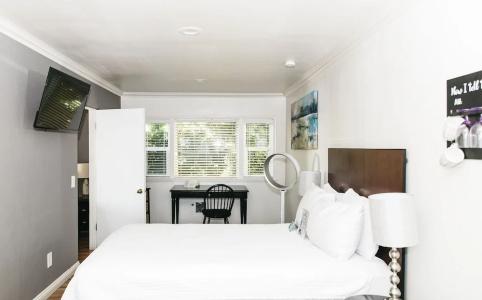 Seaside Laguna Inn & Suites - 117