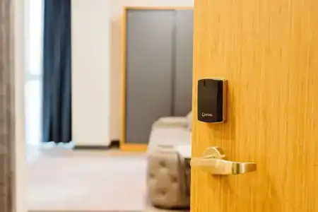 Best Western Plus - 69