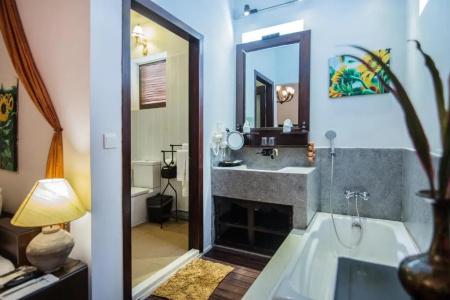 Mane Boutique & Spa - 125