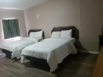 Budget Inn Hollywood - 1