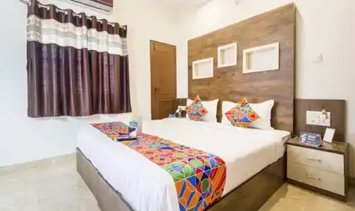 FabCrown Suites - 19