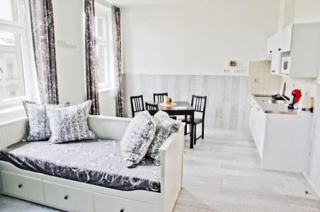 Royal Court Legerova - 39