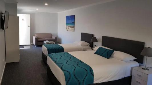 Wynnum Anchor - 32