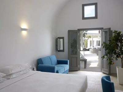 Aurora Luxury Suites - 3