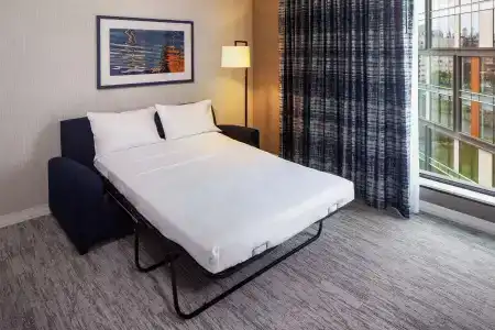 Hampton Inn Boston Seaport District - 3