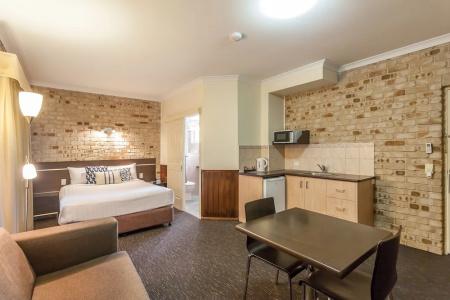 Highlander Motor Inn - 13