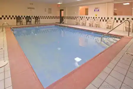 Country Inn & Suites by Radisson, Indianapolis South, IN - 12