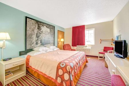 Super 8 by Wyndham San Antonio/Fiesta - 14