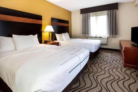 La Quinta Inn by Wyndham near Cedar Point - 36