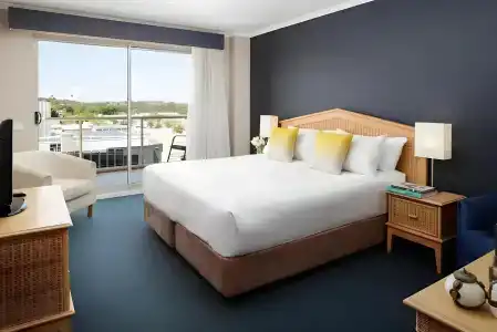 Rydges - 49